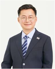 심보균